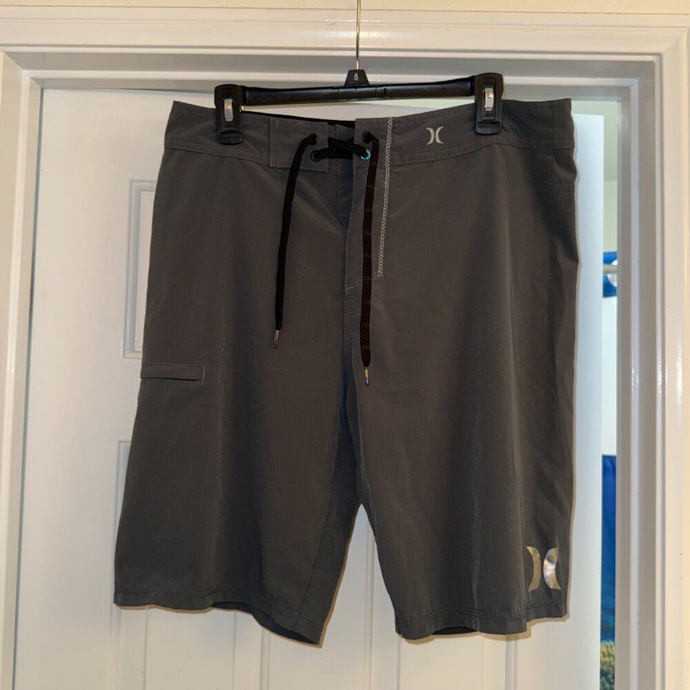 Hurley Phantom Board Shorts Men’s Size 32 Gray Performance Stretch Surf Swim